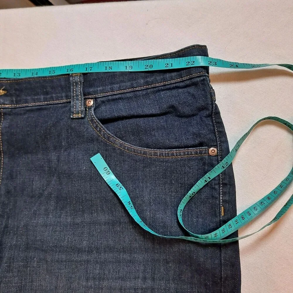 Lee Men's Relaxed Fit Jeans Size 46 x 34 Comfort Waistband Dark Wash